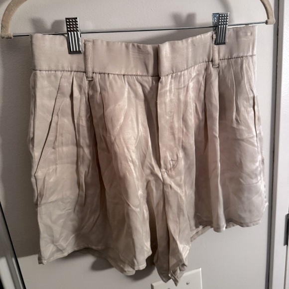 ZARA satin effect pleated shorts - Picture 5 of 7